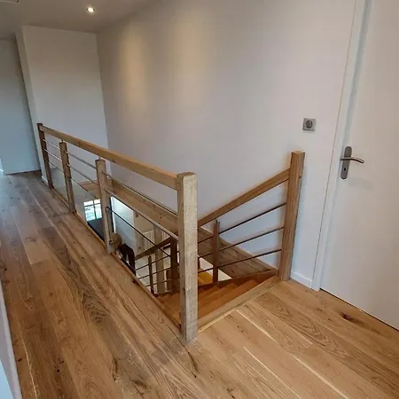 Hébergement de vacances 8 Personnes Ussel Grande Maison Rénovée *