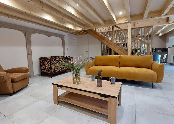 8 Personnes Ussel Grande Maison Renovee * Ussel (Cantal)