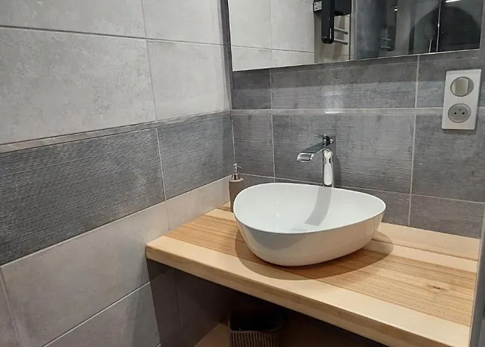 Casa vacanze 8 Personnes Ussel Grande Maison Rénovée Ussel (Cantal)